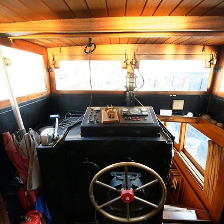 Classic Riverboat In The Center Of Paris Exterior foto